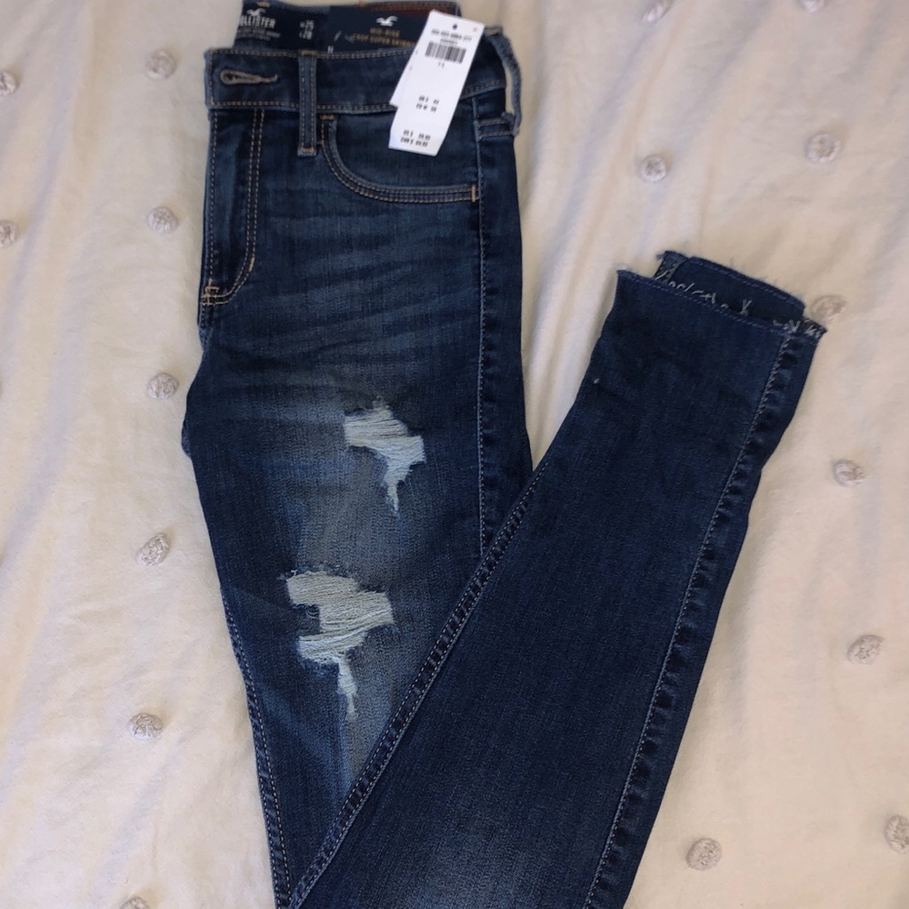 HOLLISTER - Dark distressed skinny jeans